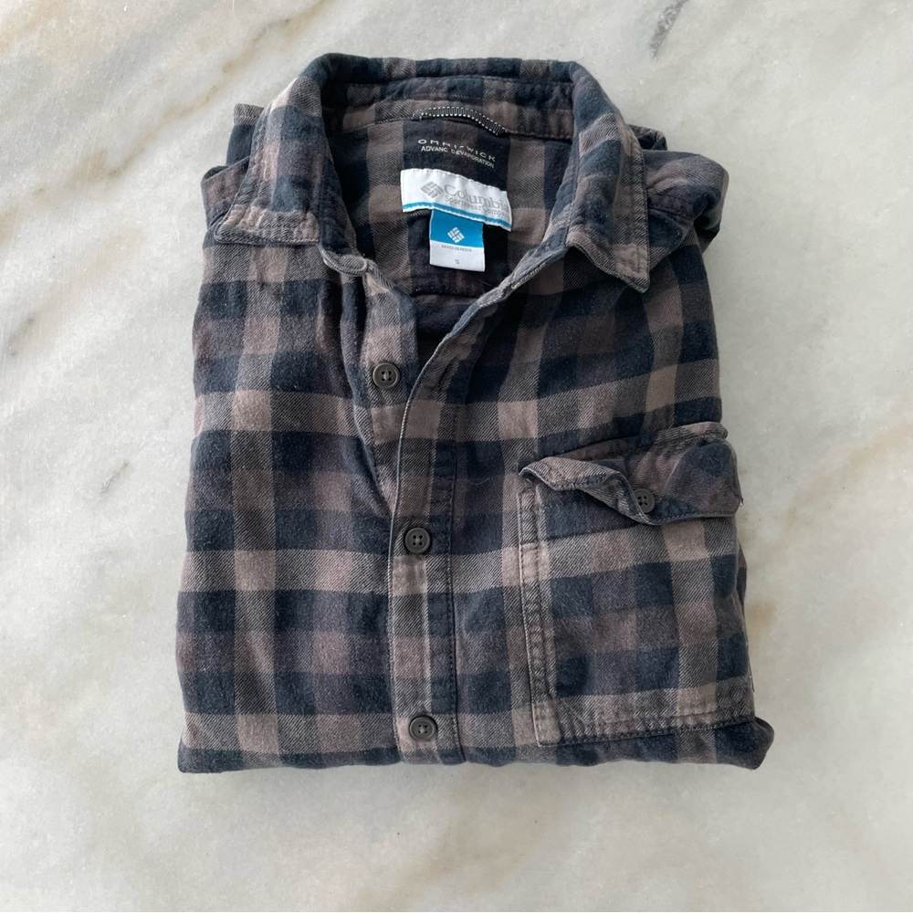 Columbia Men's Black and Brown Plaid Shirt size S